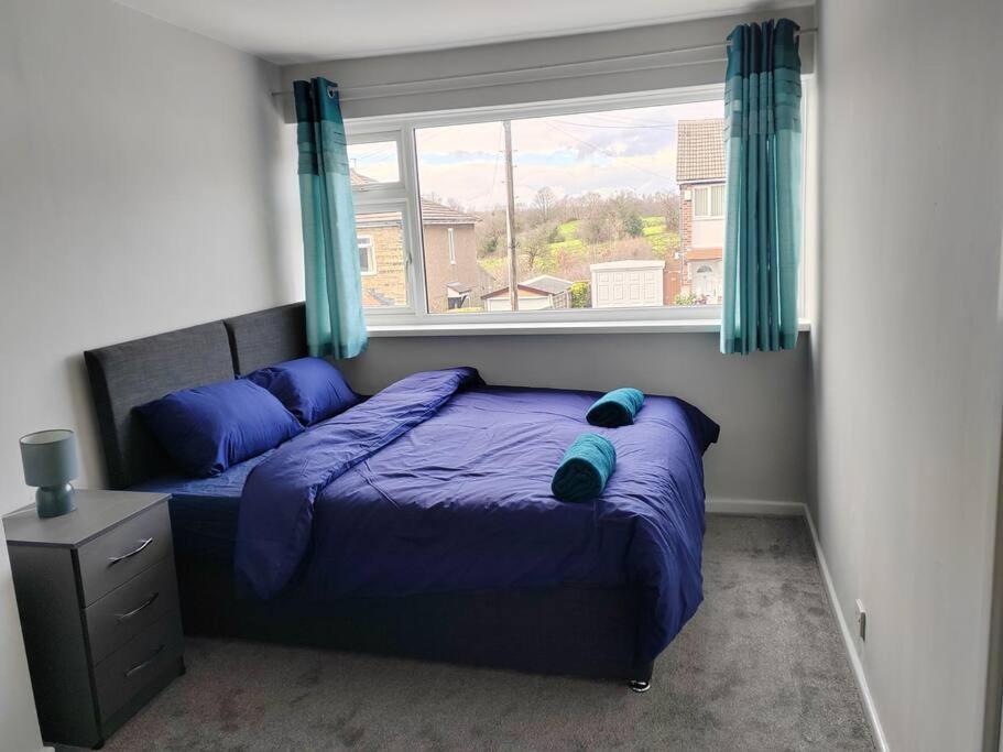 Cosy Brighouse 3 Bed House-Great For Contractorsアパートメント エクステリア 写真
