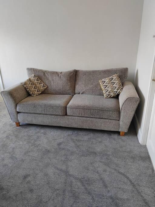 Cosy Brighouse 3 Bed House-Great For Contractorsアパートメント エクステリア 写真
