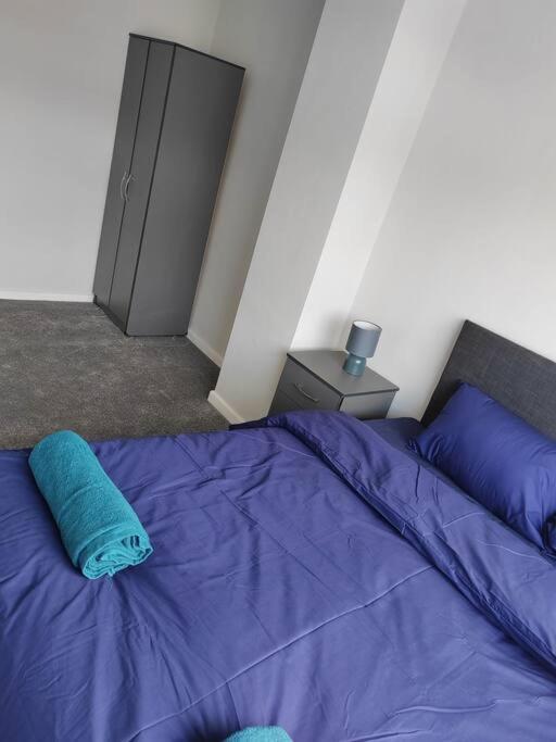Cosy Brighouse 3 Bed House-Great For Contractorsアパートメント エクステリア 写真