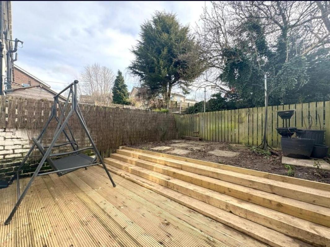 Cosy Brighouse 3 Bed House-Great For Contractorsアパートメント エクステリア 写真