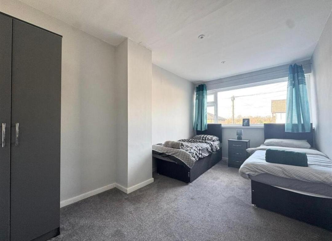 Cosy Brighouse 3 Bed House-Great For Contractorsアパートメント エクステリア 写真